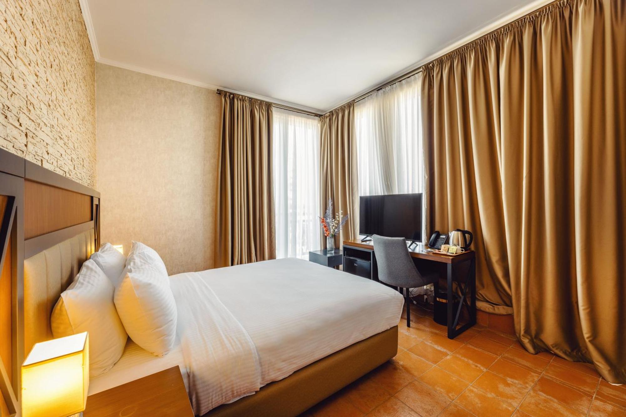 Hotel Chateau Kvirike Boboqvati Exteriör bild
